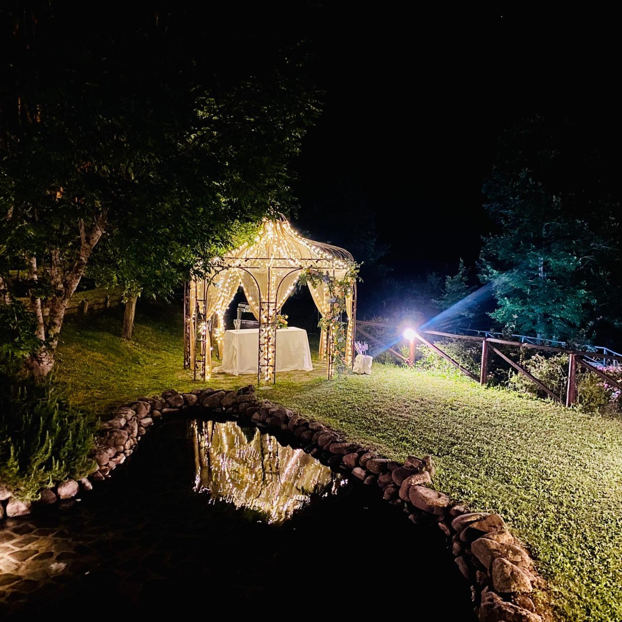 בית הארחה Albareto  	Borgo Casale מראה חיצוני תמונה